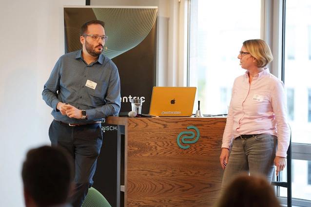 A. Weber + S. Rahmede:  "Weil der Kunde zählt – Best Practices und Erfahrungen bei der Gestaltung eines digitalen Produkts"