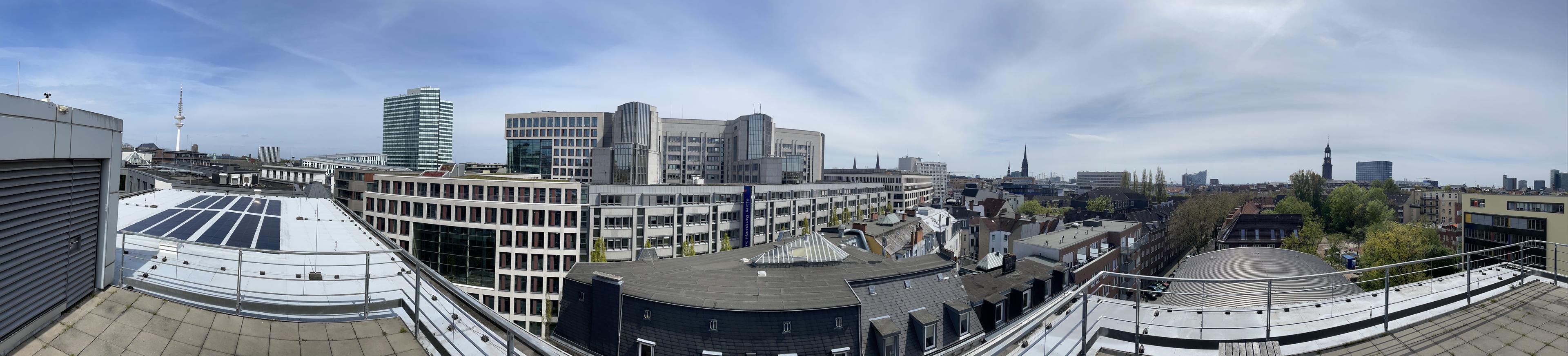 Ausblick von der Dachterasse am Bäckerbreitergang in Hamburg.
